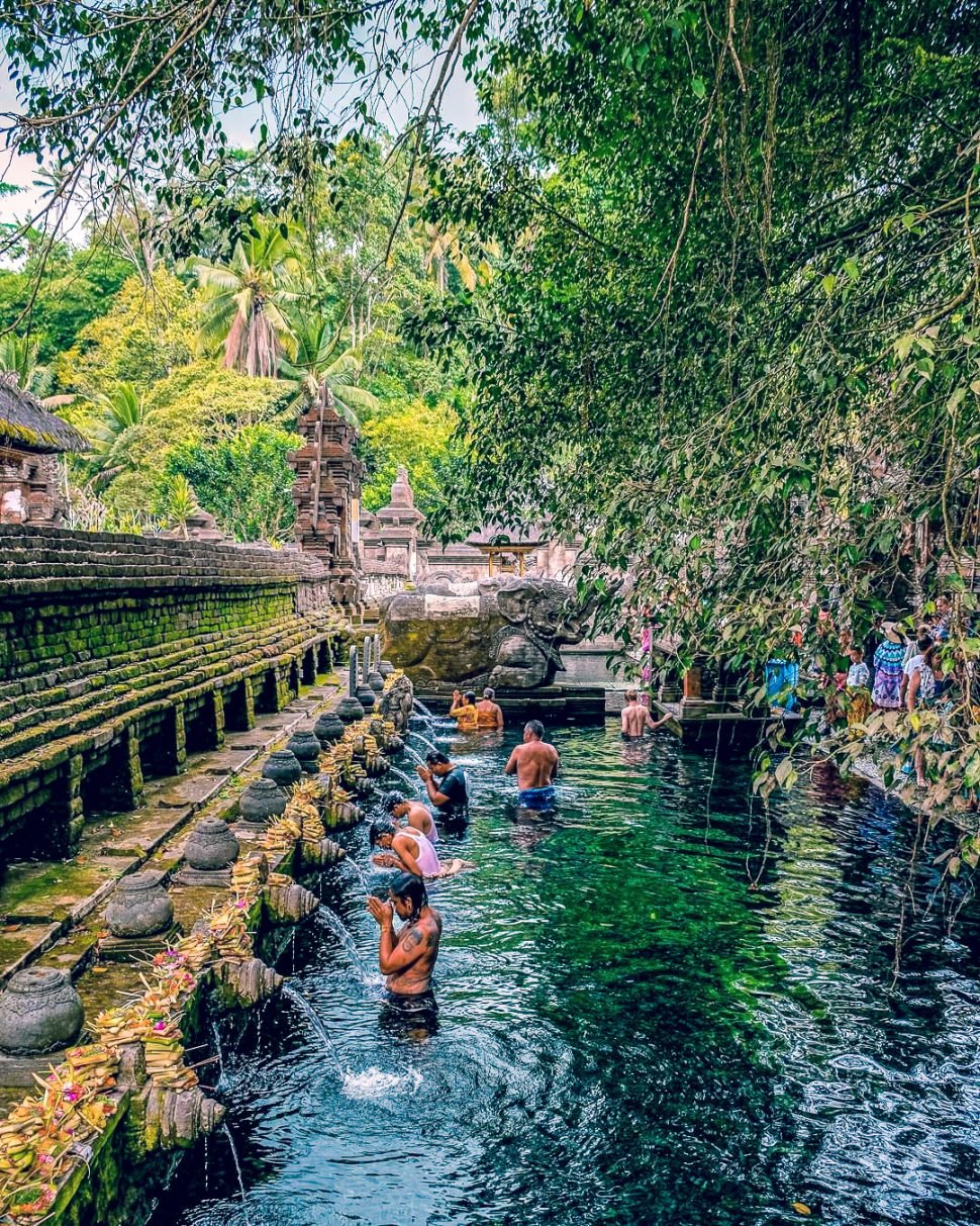 The Beauty Of Pura Tirta Empul Tampaksiring Bali Experience Bali With The Best Tour Packages 