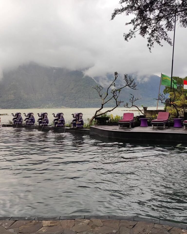 Infinity Hot Spring Toya Devasya Hot Spring: Infinity Pools Over Lake Batur